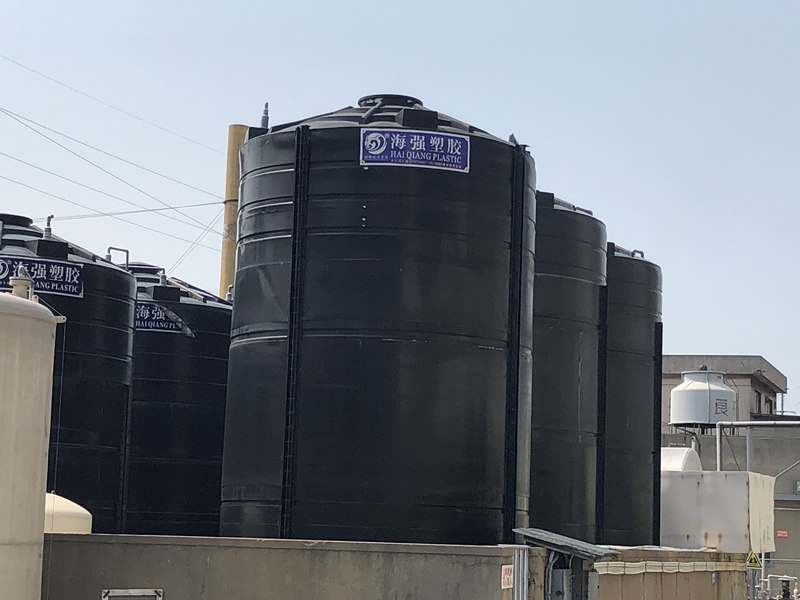 化（huà）工立式貯罐